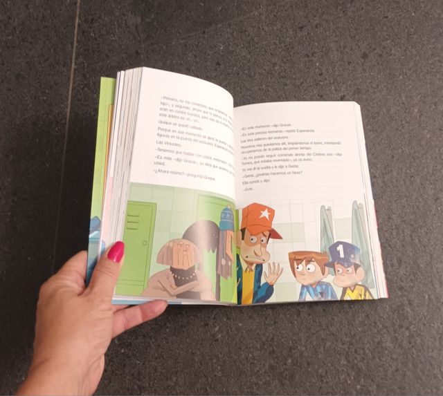 Los Futbolísimos 5: El misterio del robo imposi...