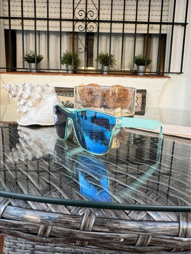 Gafas sol espejadas azules