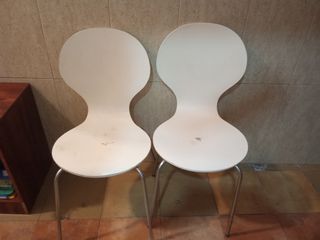 2 Sillas Blancas Diseño Moderno