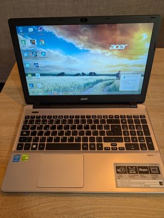 Portátil Acer Aspire V3-572G