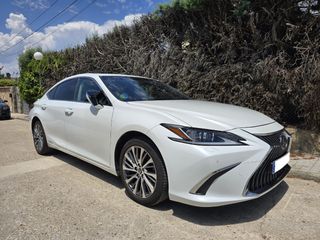 Lexus ES 2019