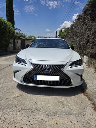 Lexus ES 2019