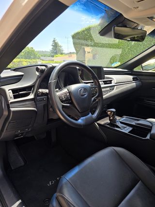 Lexus ES 2019