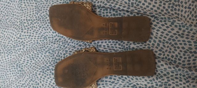 Sandalias doradas Primark