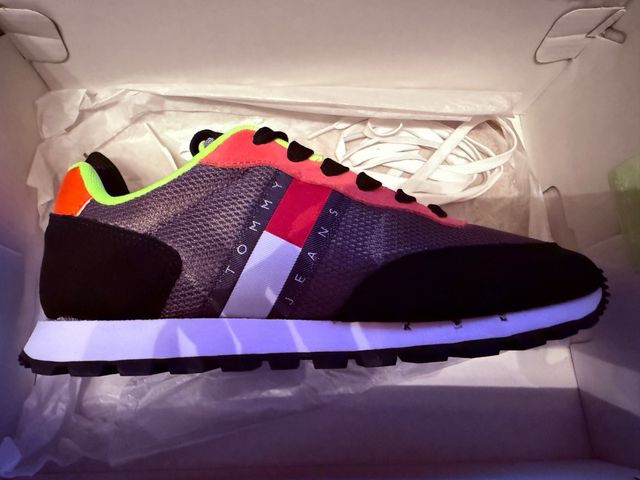 Zapatillas Tommy Hilfiger - Negras y Rosas