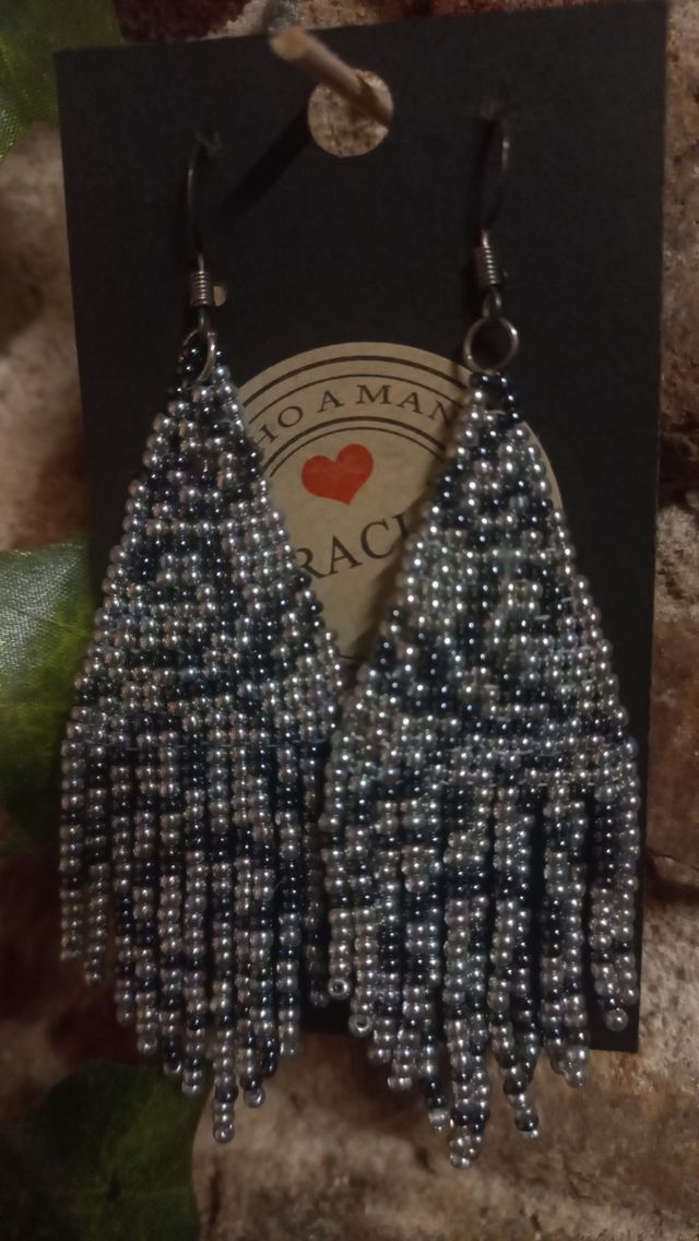 Orecchini con frange argento-neri