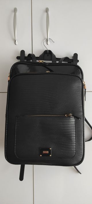 Mochila negra elegante