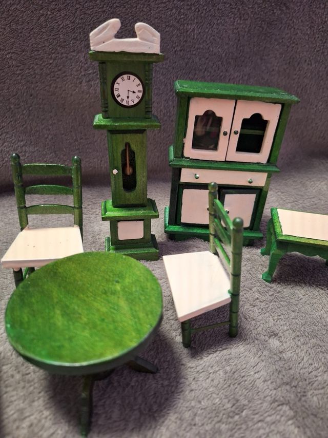 Muebles miniatura vintage