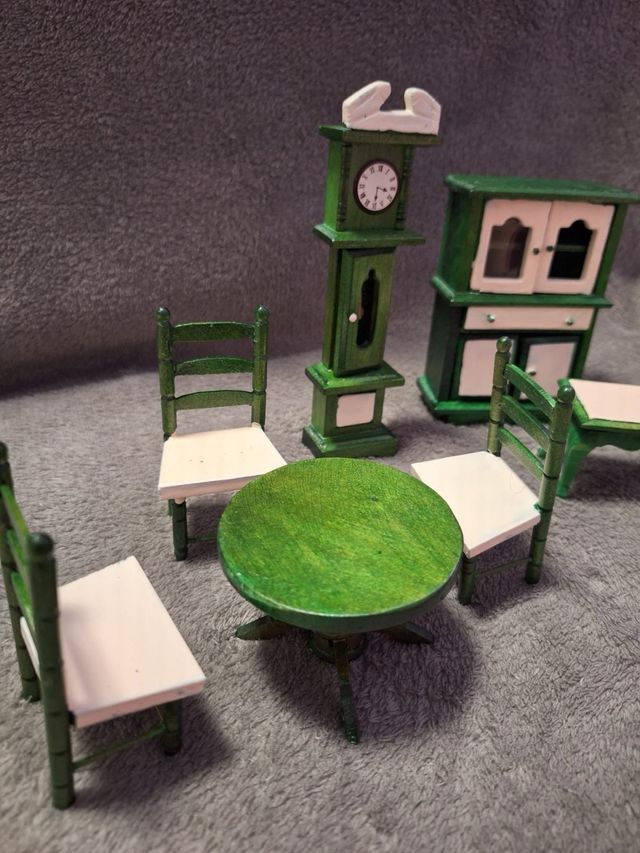 Muebles miniatura vintage