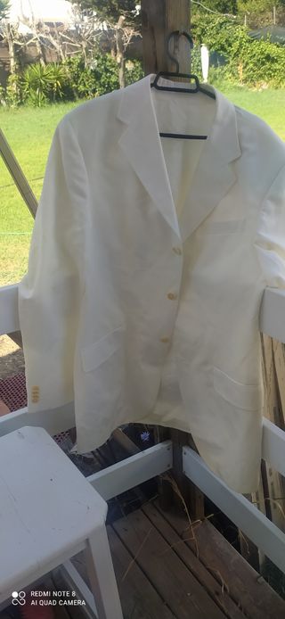 Chaqueta Massimo Dutti blanca de lino