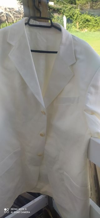 Chaqueta Massimo Dutti blanca de lino