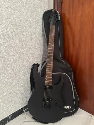 Guitarra eléctrica negra Donner
