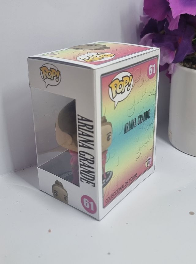 Ariana Grande figura 