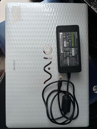 Portátil Sony Vaio i5 4GB RAM