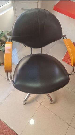 Silla Peluquería Vintage la 2 por 50 euros 