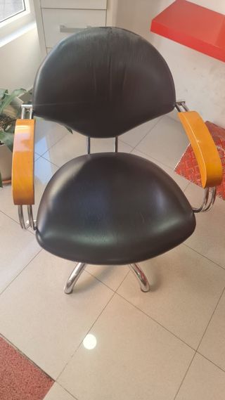 Silla Peluquería Vintage la 2 por 50 euros 