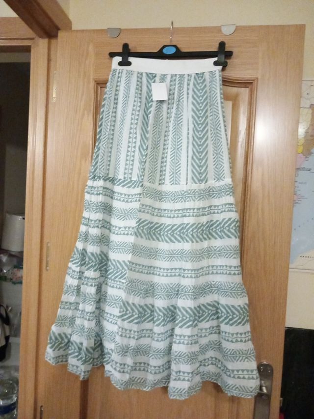 Falda larga verde y blanca