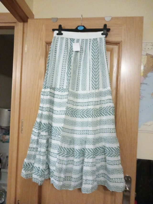 Falda larga verde y blanca