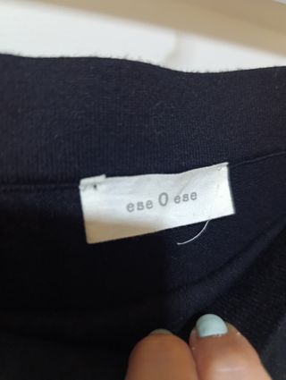 Falda midi negra plisada