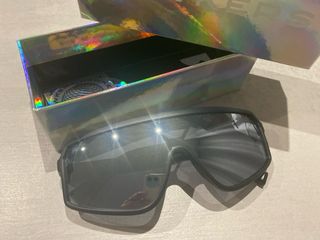 Dos pares de  Gafas Sol Hawkers