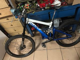 Giant Glory Downhill MTB