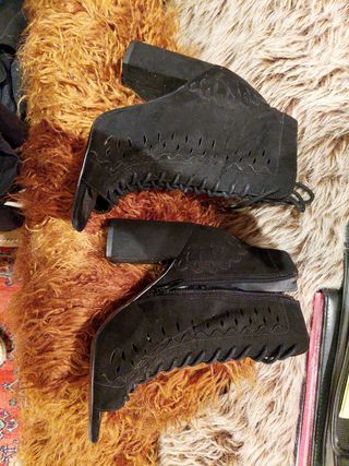 Botines Guess negros