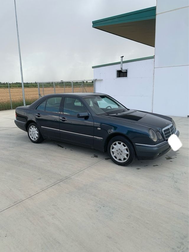 MERCEDES E 300 TURBODIESEL 