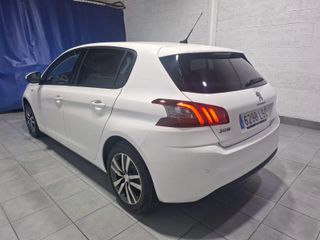 PEUGEOT 308 5p Style BlueHDi 130 S&S