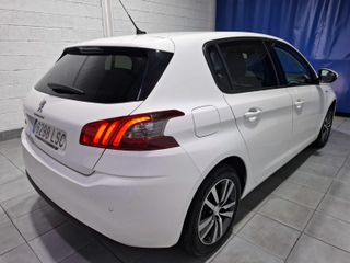 PEUGEOT 308 5p Style BlueHDi 130 S&S