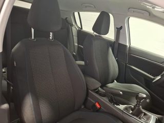 PEUGEOT 308 5p Style BlueHDi 130 S&S