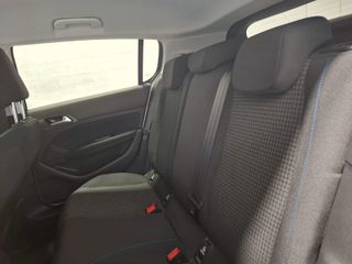 PEUGEOT 308 5p Style BlueHDi 130 S&S