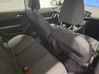 PEUGEOT 308 5p Style BlueHDi 130 S&S