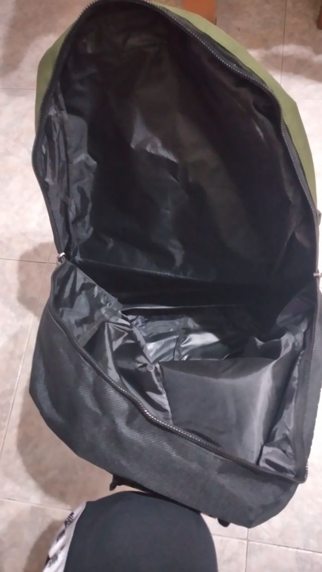 Zaino trekking verde-nero