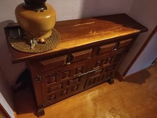 Cassettiera rustica in legno - ingresso