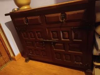 Cassettiera rustica in legno - ingresso