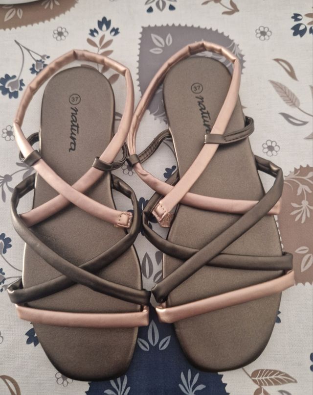 Sandalias Natura doradas y verde oliva - 37