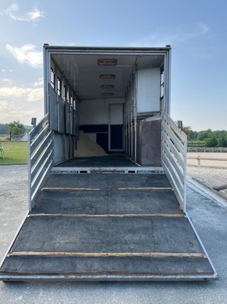 CAMION TRANSPORTE CABALLOS