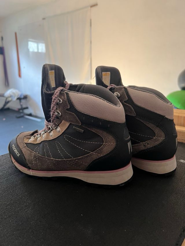 Scarponi trekking Tecnica