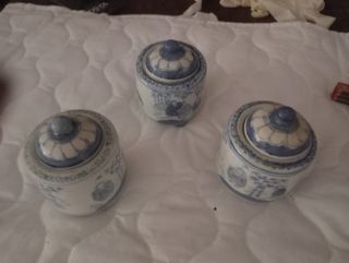 3 barattoli in porcellana blu e bianca