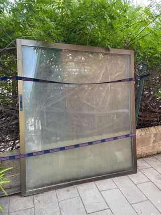 Hojas ventana aluminio sin marco
1,55 x 1,175.

