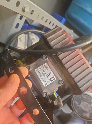 2 Focos halógenos obra