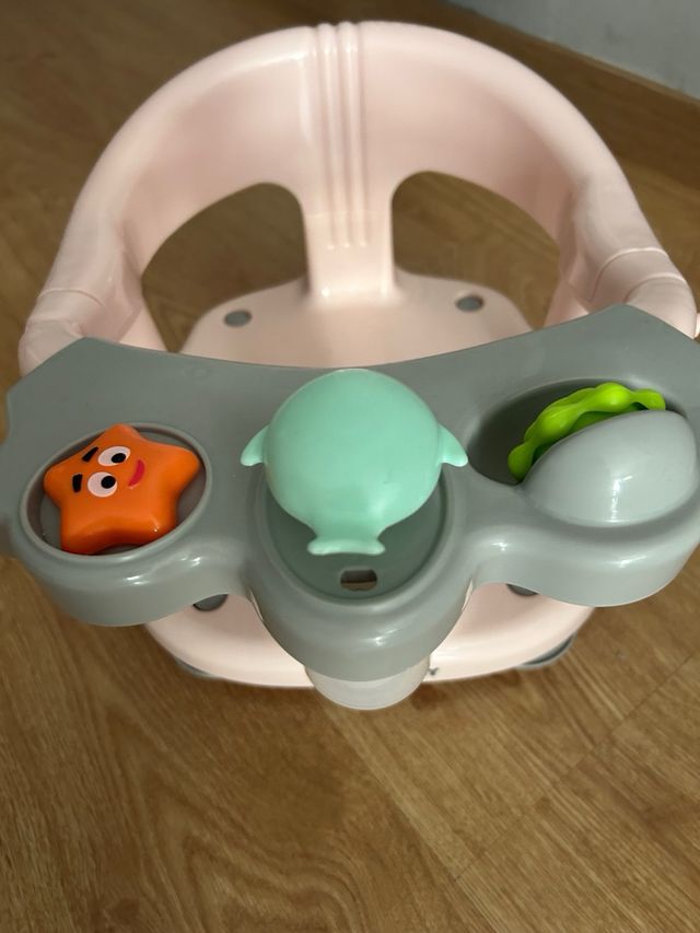 Asiento bañera bebé con juguetes