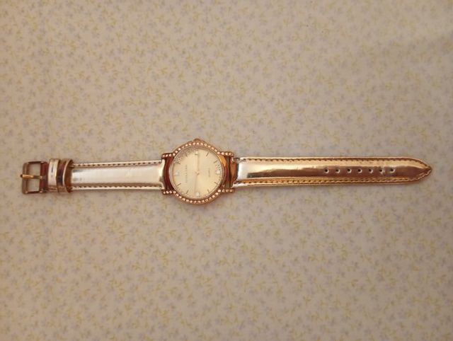 Reloj DEVOTA & LOMBA dorado mujer