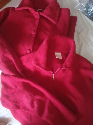 2 Jerséis- de lana,para ir cómoda y abrigada casa.