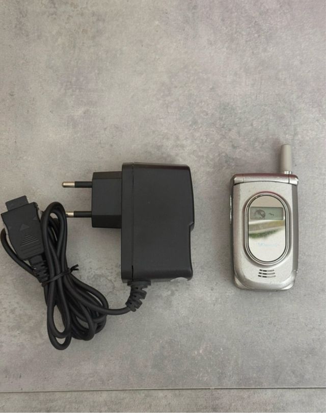 VK Mobile CG107 - Cellulare Vintage