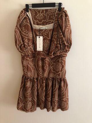 Conjunto marrón chocolate invitada vestido evento