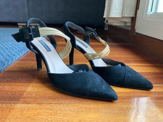 Zapatos tacón negro/dorado