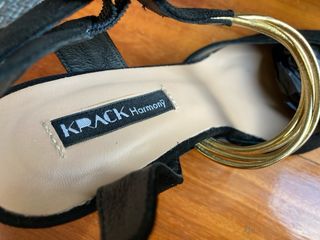 Zapatos tacón negro/dorado