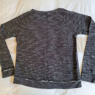 Sudadera gris ciudades
