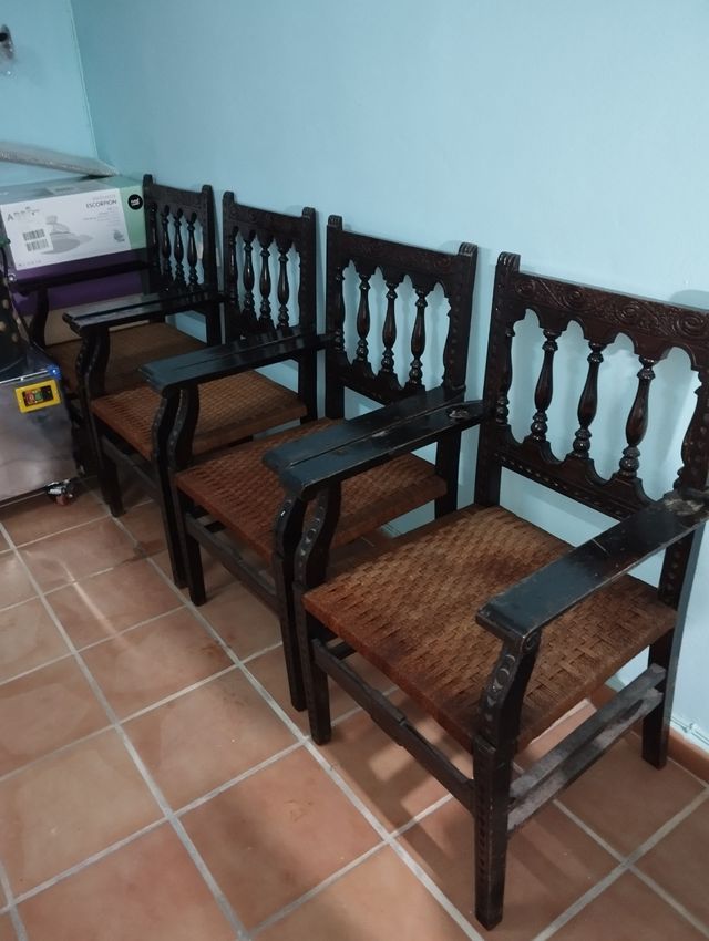 4 Sillones Castellanos antiguos
